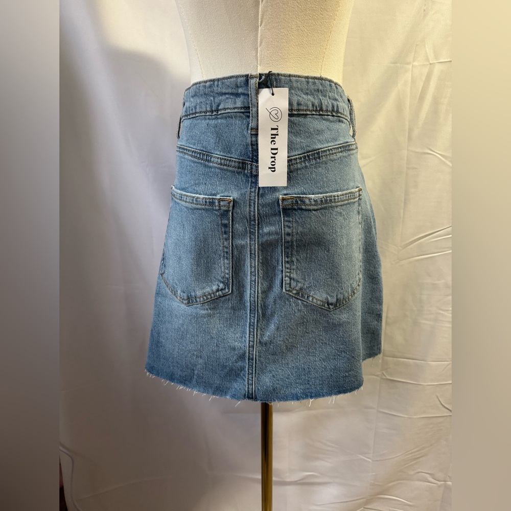 NWT Casual Raw Hem Blue Denim Mini Skirt Size Medium
